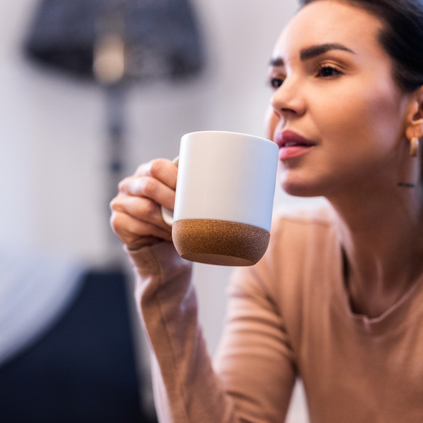 R85309.06.O - Kubek ceramiczny z bambusową przykrywką Giulia, biały 